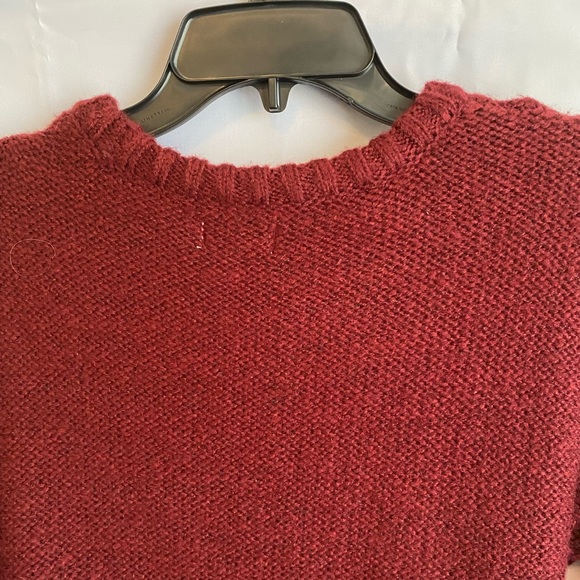 Sweater size Large - Picture 2 of 7